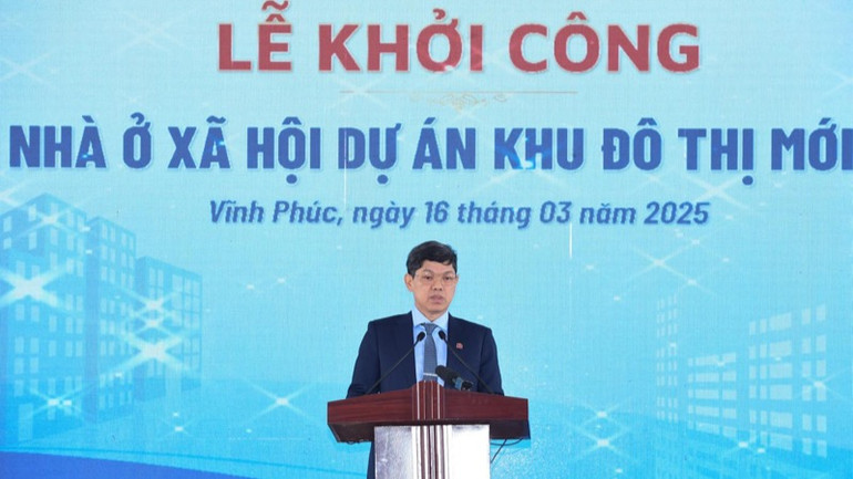 Tổng Giám đốc Tập đoàn DIC Nguyễn Quang Tín phát biểu ý kiến tại buổi lễ. (Ảnh: TRẦN HẢI)