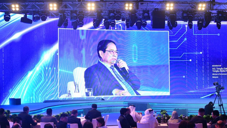 Các đại biểu lắng nghe Thủ tướng Phạm Minh Chính trao đổi về vấn đề AI. (Ảnh THANH GIANG) Các đại biểu lắng nghe Thủ tướng Phạm Minh Chính trao đổi về vấn đề AI. (Ảnh THANH GIANG)