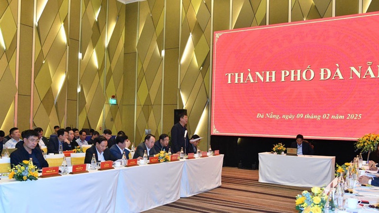 Bộ trưởng Giao thông vận tải Trần Hồng Minh phát biểu ý kiến tại cuộc làm việc. (Ảnh: THANH GIANG)