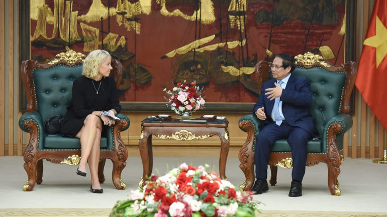 Thủ tướng Phạm Minh Chính tiếp bà Susanna Campbell, Chủ tịch Tập đoàn SYRE (Thụy Điển). (Ảnh: TRẦN HẢI)