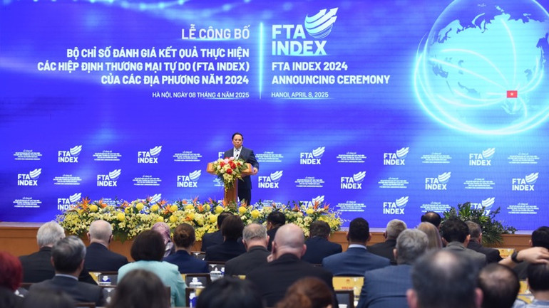 Quang cảnh buổi lễ (Ảnh: TRẦN HẢI).