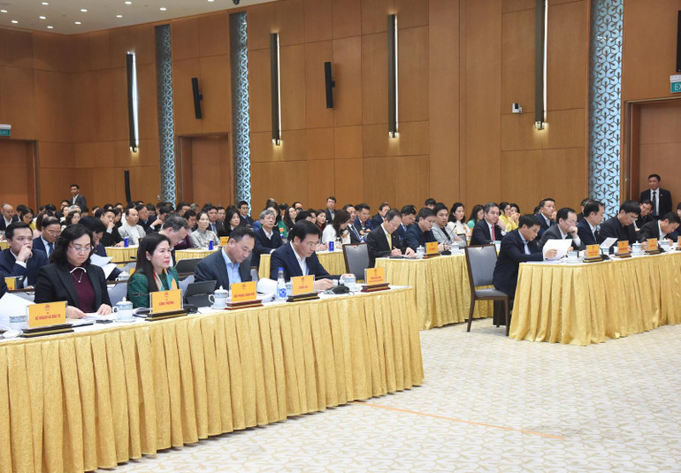 Các đồng chí lãnh đạo, đại biểu tham dự Hội nghị (Ảnh: TRẦN HẢI).