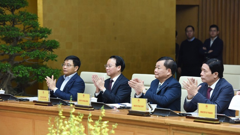 Đại diện lãnh đạo các bộ, ngành Việt Nam tham dự tọa đàm. (Ảnh: TRẦN HẢI)