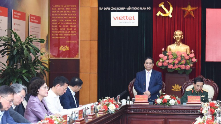 Thủ tướng Phạm Minh Chính chủ trì cuộc làm việc với Bộ Quốc phòng và các bộ, ngành liên quan về thúc đẩy phát triển công nghiệp quốc phòng. (Ảnh: TRẦN HẢI) Thủ tướng Phạm Minh Chính chủ trì cuộc làm việc với Bộ Quốc phòng và các bộ, ngành liên quan về thúc đẩy phát triển công nghiệp quốc phòng. (Ảnh: TRẦN HẢI)