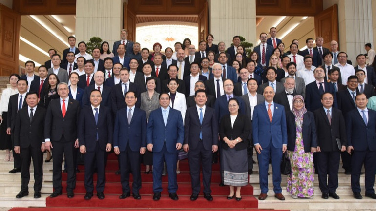 Thủ tướng Phạm Minh Chính và các đại biểu tham dự buổi lễ (Ảnh: TRẦN HẢI).