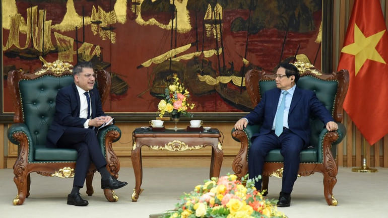 Thủ tướng Phạm Minh Chính tiếp Lãnh đạo AstraZeneca. (Ảnh: TRẦN HẢI)