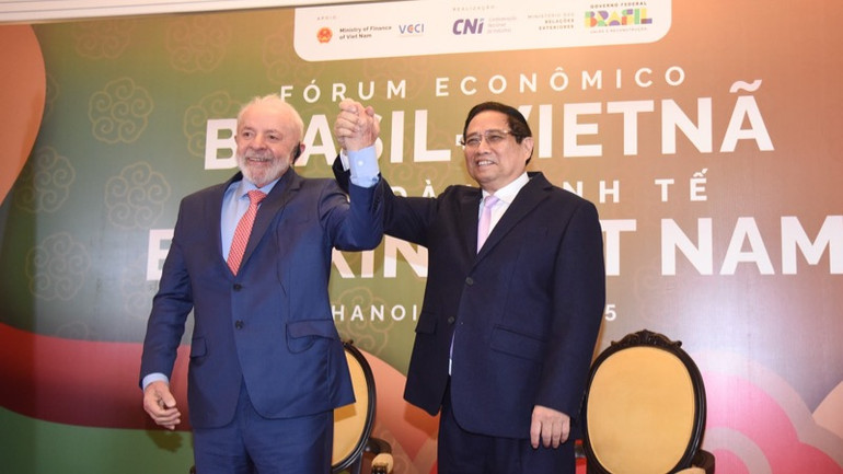 Thủ tướng Phạm Minh Chính và Tổng thống Brazil Luiz Inácio Lula da Silva tại Diễn đàn Kinh tế Việt Nam-Brazil. (Ảnh: TRẦN HẢI)