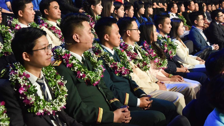 Các Gương mặt trẻ Việt Nam tiêu biểu tham dự sự kiện (Ảnh: TRẦN HẢI).