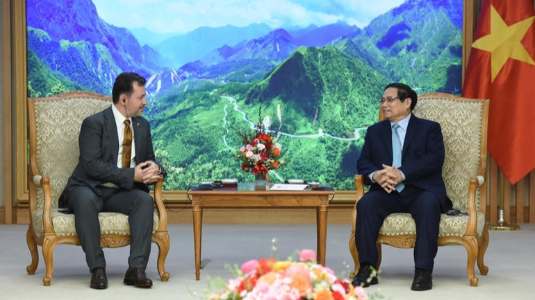 Thủ tướng Phạm Minh Chính tiếp Đại sứ Pakistan tại Việt Nam Kohdayar Marri. (Ảnh: TRẦN HẢI)