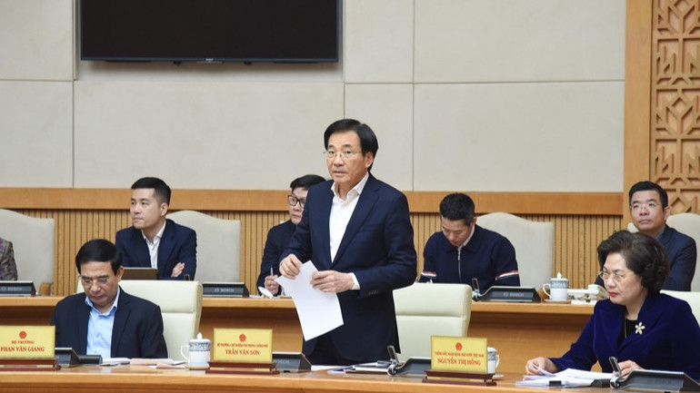 Bộ trưởng, Chủ nhiệm Văn phòng Chính phủ Trần Văn Sơn phát biểu ý kiến tại phiên họp. (Ảnh: TRẦN HẢI)