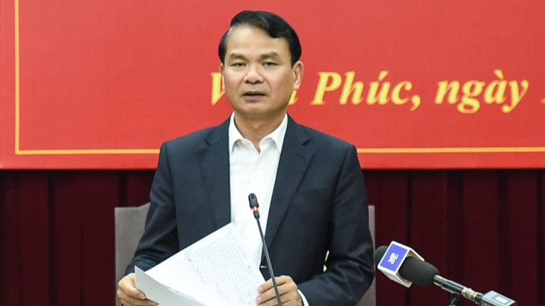 Bí thư Tỉnh ủy Vĩnh Phúc Đặng Xuân Phong phát biểu ý kiến tại cuộc làm việc. Bí thư Tỉnh ủy Vĩnh Phúc Đặng Xuân Phong phát biểu ý kiến tại cuộc làm việc.