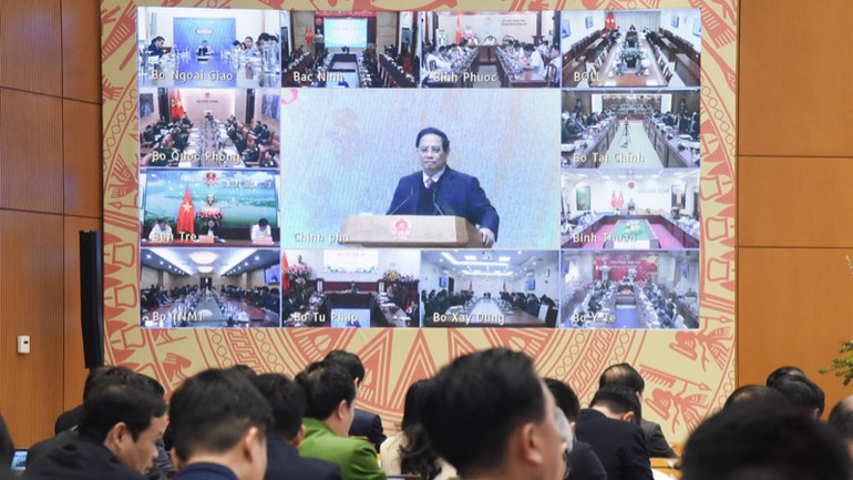 Phiên họp được truyền trực tuyến tới điểm cầu các bộ, ngành, trụ sở Ủy ban nhân dân các tỉnh, thành phố trên cả nước. (Ảnh: TRẦN HẢI)