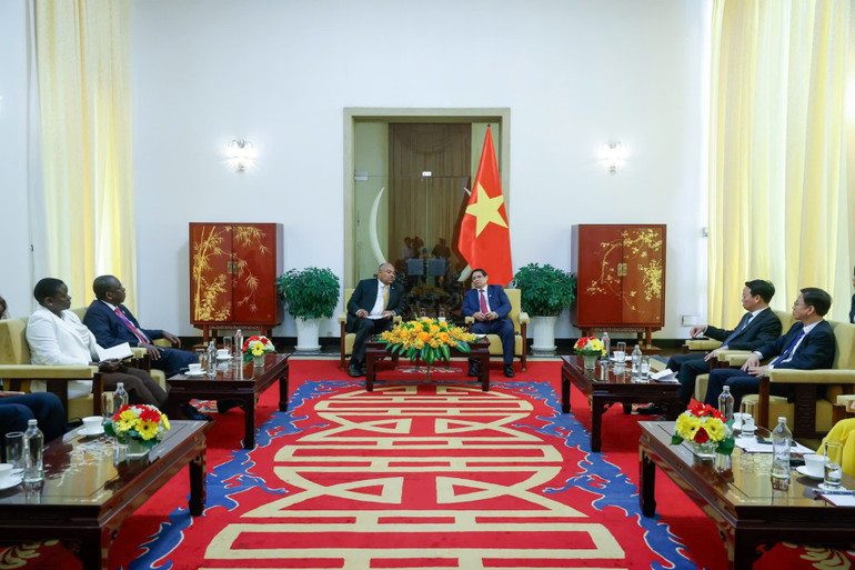 Quang cảnh buổi tiếp. (Ảnh: NHẬT BẮC)