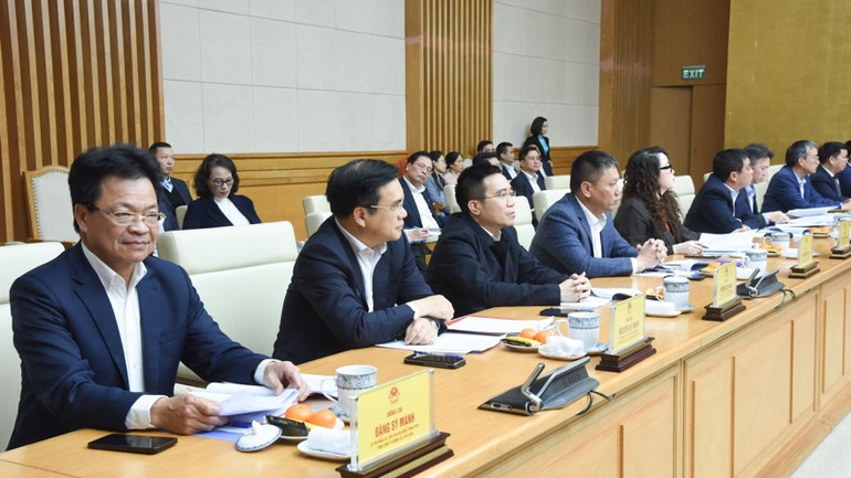 Đại diện lãnh đạo các tập đoàn, tổng công ty, doanh nghiệp nhà nước trực thuộc Đảng ủy Chính phủ tham dự phiên họp. (Ảnh: TRẦN HẢI) Đại diện lãnh đạo các tập đoàn, tổng công ty, doanh nghiệp nhà nước trực thuộc Đảng ủy Chính phủ tham dự phiên họp. (Ảnh: TRẦN HẢI)
