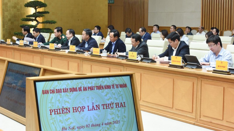 Lãnh đạo các bộ, ngành là thành viên Ban Chỉ đạo tham dự phiên họp. (Ảnh: TRẦN HẢI)