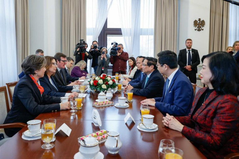 Thủ tướng Phạm Minh Chính hội kiến Chủ tịch Thượng viện Ba Lan Malgorzata Kidawa-Blonska. (Ảnh: NHẬT BẮC/VGP) Thủ tướng Phạm Minh Chính hội kiến Chủ tịch Thượng viện Ba Lan Malgorzata Kidawa-Blonska. (Ảnh: NHẬT BẮC/VGP)