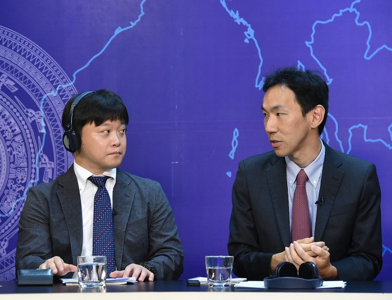 Ông Fukuda Chihiro, Phó Trưởng Đại diện JICA tại Việt Nam và ông Satoru Horiuchi, Tổng Giám đốc Công ty Tokyo Metro Việt Nam. (Ảnh: VGP/Dương Tuấn)