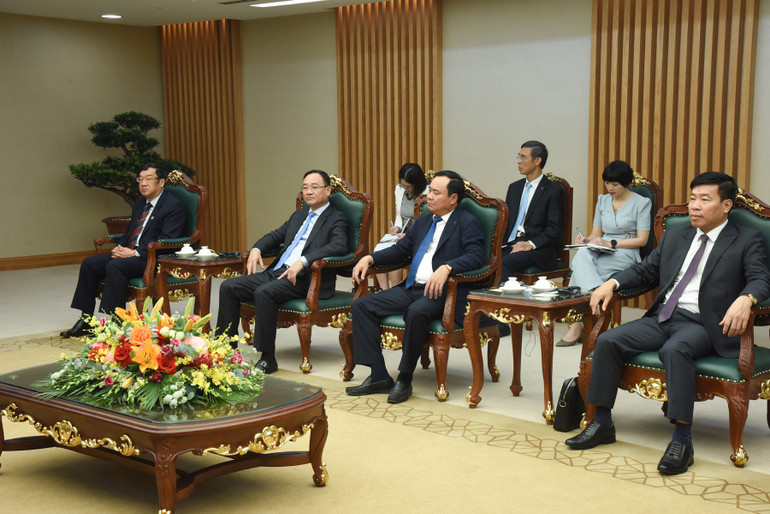 Đại diện lãnh đạo một số bộ, ngành Việt Nam tham dự buổi tiếp.