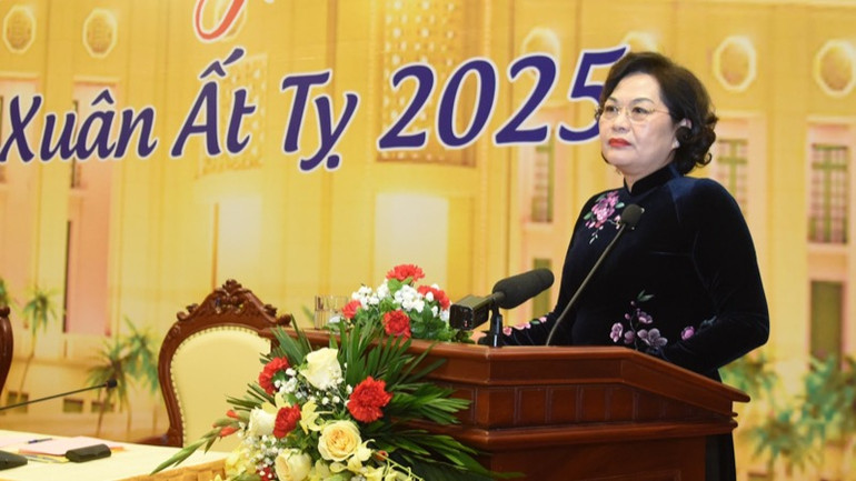 Thống đốc Ngân hàng Nhà nước Việt Nam Nguyễn Thị Hồng phát biểu ý kiến. (Ảnh: TRẦN HẢI)