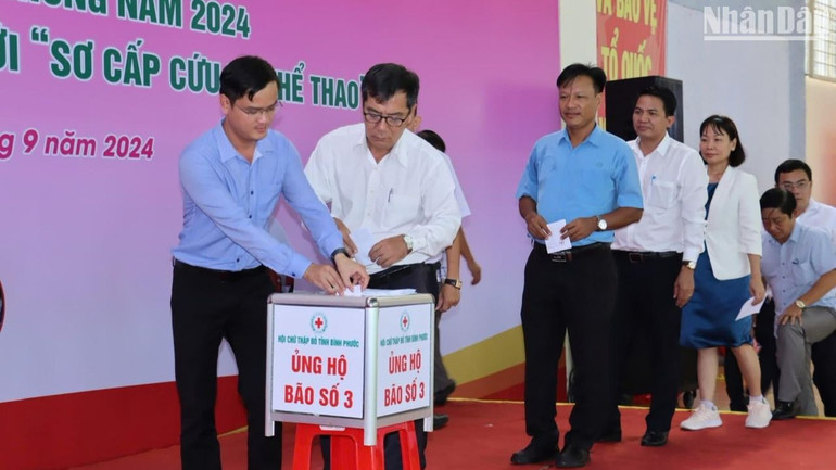 Các đơn vị trên đại bàn tỉnh Bình Phước ủng hộ khắc phục hậu quả bão số. Các đơn vị trên đại bàn tỉnh Bình Phước ủng hộ khắc phục hậu quả bão số.