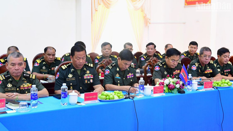 Tiểu khu Quân sự 2 tỉnh Tboung Khmum và Kratie (Vương quốc Campuchia) dự hội đàm.