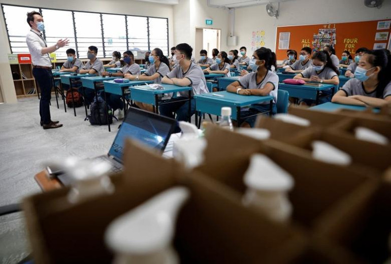 Lớp học của Trường trung học cơ sở Yio Chu Kang tại Singapore, tháng 6/2020. (Ảnh: Reuters)