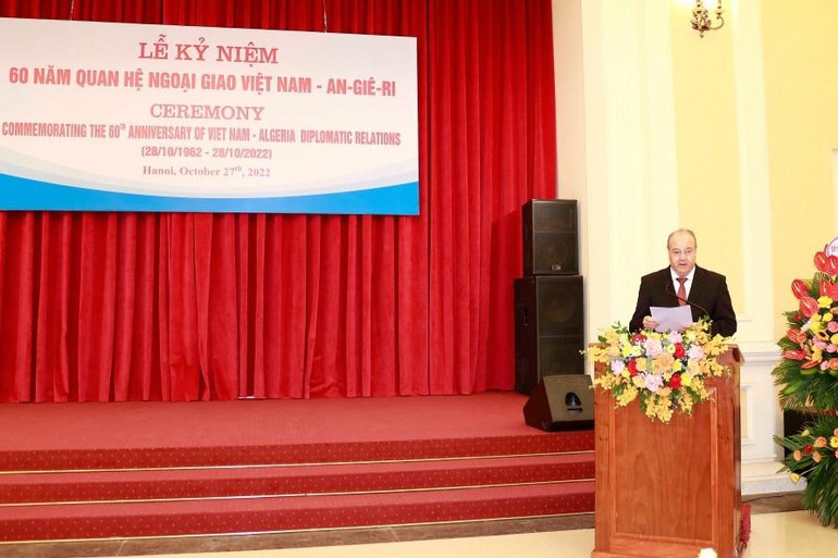 Đại sứ Abdelhamid Boubazine phát biểu tại buổi lễ.