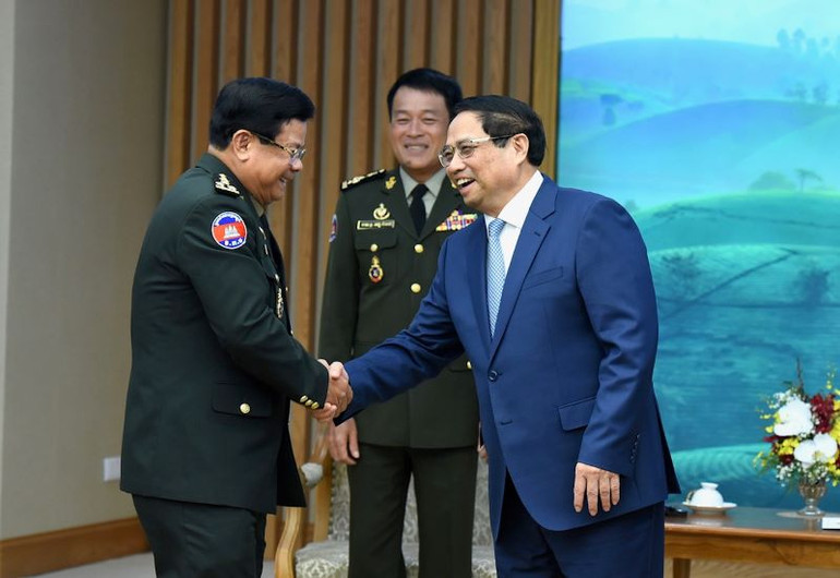 Thủ tướng Phạm Minh Chính tiếp Đại tướng Vong Pisen, Tổng Tư lệnh Quân đội Hoàng gia Campuchia.