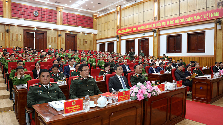 Các đại biểu dự hội nghị.