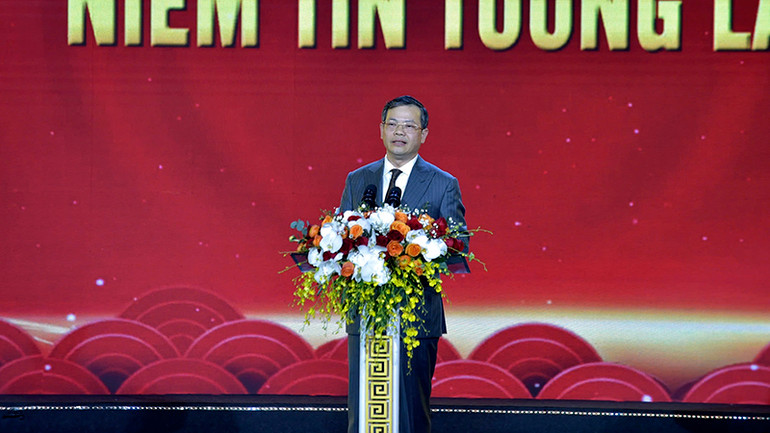 Đồng chí Nguyễn Văn Sơn, Chủ tịch UBND tỉnh Tuyên Quang phát biểu tại chương trình.