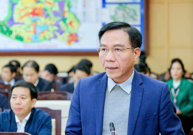 Giám đốc Sở Y tế Lê Hồng Trung phát biểu ý kiến.