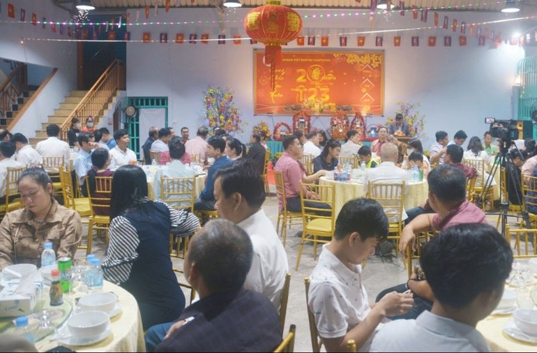 Liên hoan đón Năm mới 2023 tại trụ sở Hội Khmer-Việt Nam. (Ảnh: Sơn Xinh)