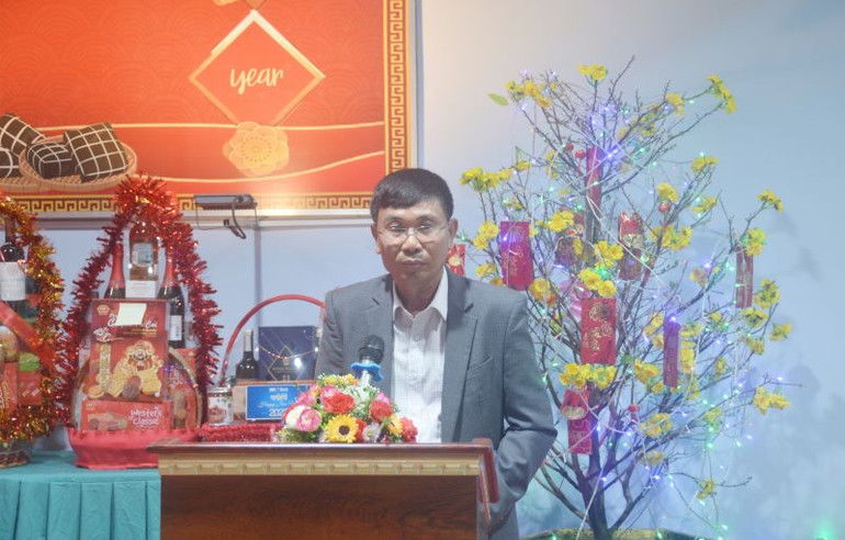 Tham tán công sứ Ngô Văn Tuất phát biểu ý kiến tại sự kiện. (Ảnh: Sơn Xinh)