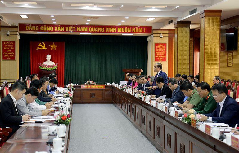 Đoàn công tác Ban tổ chức Trung ương Đảng Nhân dân cách mạng Lào làm việc với lãnh đạo tỉnh Tuyên Quang.