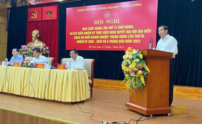 Đồng chí Nguyễn Long Hải, Bí thư Đảng ủy Khối phát biểu tại Hội nghị. Đồng chí Nguyễn Long Hải, Bí thư Đảng ủy Khối phát biểu tại Hội nghị.