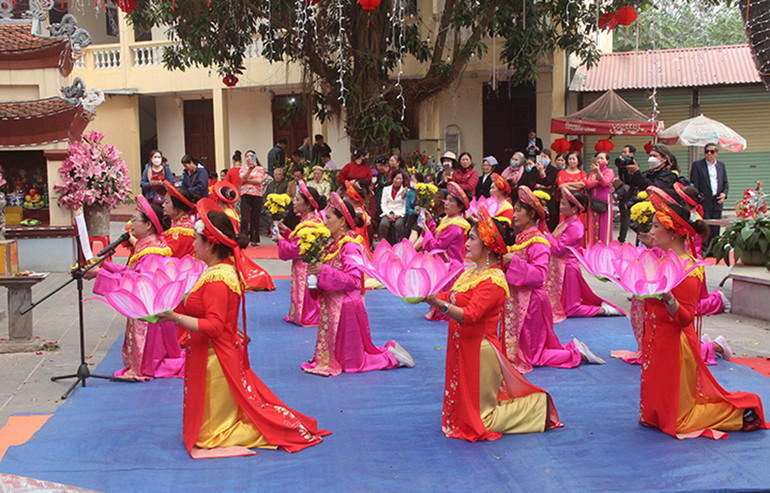 Hoạt động văn nghệ tại Lễ hội.