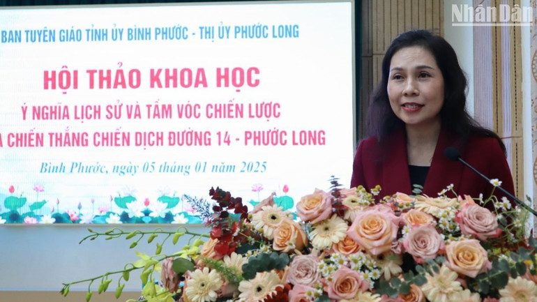 Bí thư Thị ủy Phước Long Huỳnh Thị Thuỳ Trang phát biểu tại hội thảo.