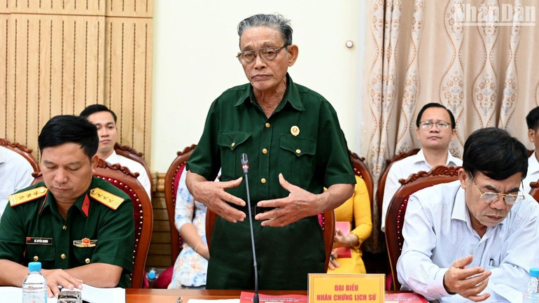 Các nhân chứng lịch sử phát biểu tại hội thảo.