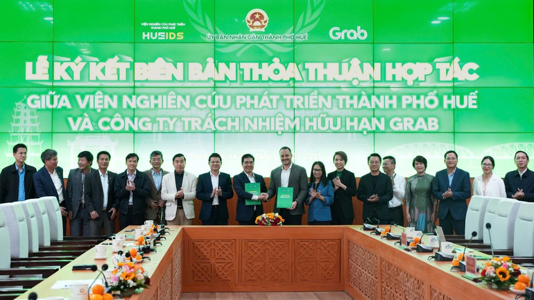 Grab Việt Nam ký kết thỏa thuận hợp tác với thành phố Huế.