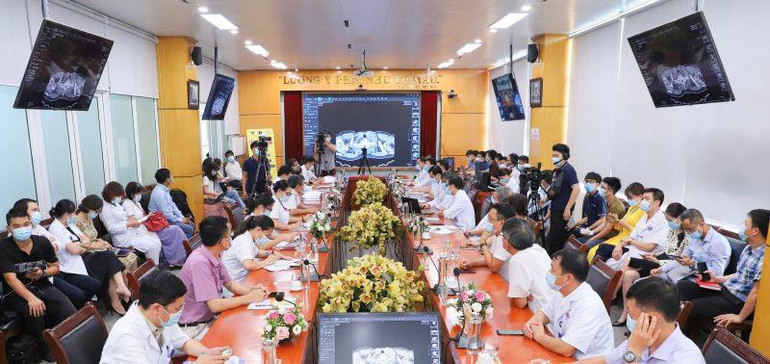 Một buổi khám, chữa bệnh từ xa thường kỳ giữa Bệnh viện K với các bệnh viện, cơ sở y tế chuyên khoa ung bướu trên cả nước.