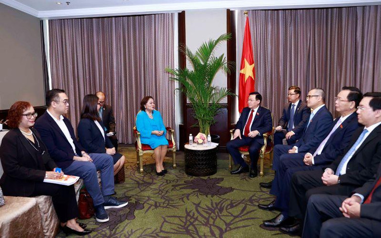 Toàn cảnh buổi tiếp. Toàn cảnh buổi tiếp.