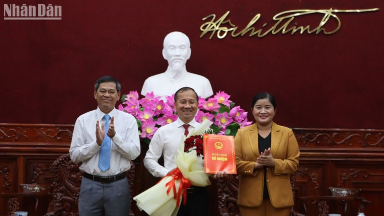 Đồng chí Nguyễn Anh Tuấn, Phó Bí thư Huyện ủy, Chủ tịch Ủy ban nhân dân huyện Đồng Phú được điều động và bổ nhiệm Giám đốc Sở Giao thông vận tải tỉnh Bình Phước.