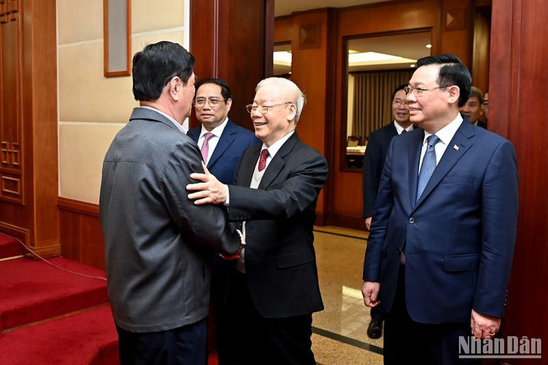 Tổng Bí thư Nguyễn Phú Trọng, Thủ tướng Phạm Minh Chính, Chủ tịch Quốc hội Vương Đình Huệ và các đại biểu dự hội nghị.