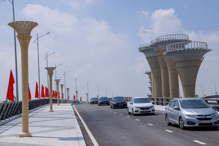 Cầu Đầm Vạc được thiết kế bảo đảm tính mỹ thuật.