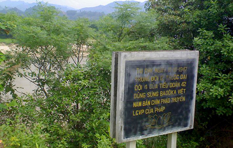 Địa điểm quân ta phục kích bắn chìm pháo thuyền của quân Pháp tại bến Bình Ca. Địa điểm quân ta phục kích bắn chìm pháo thuyền của quân Pháp tại bến Bình Ca.