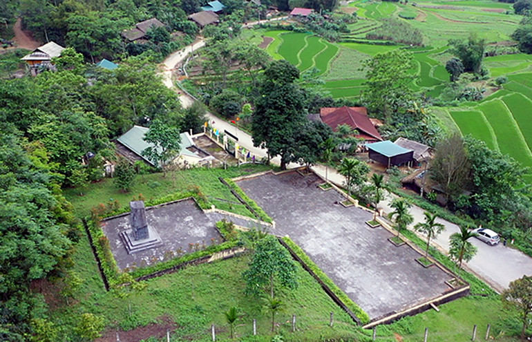 Di tích lịch sử Mặt trận dân tộc thống nhất Việt Nam tại thôn Làng Khuây 1, xã Kiên Đài, huyện Chiêm Hóa, tỉnh Tuyên Quang. (Ảnh chụp từ trên cao)