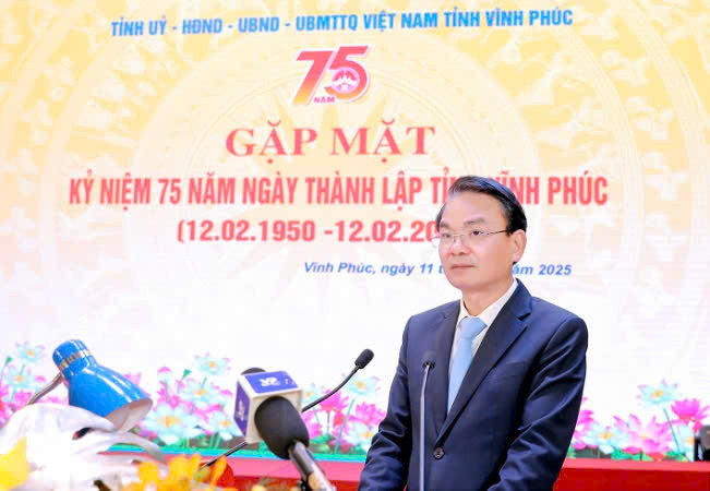 Bí thư Tỉnh ủy Đặng Xuân Phong phát biểu ý kiến. Bí thư Tỉnh ủy Đặng Xuân Phong phát biểu ý kiến.