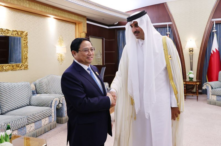 Thủ tướng Chính phủ Phạm Minh Chính hội kiến Quốc vương Qatar Sheikh Tamim bin Hamad Al Thani.