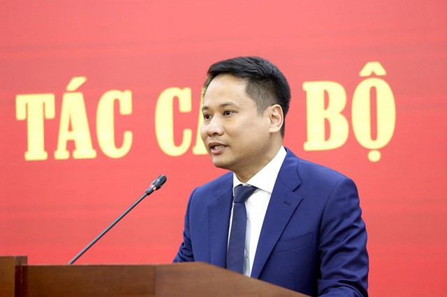 Tân Tổng Biên tập Tạp chí Mặt trận Trương Thành Trung phát biểu nhận nhiệm vụ.