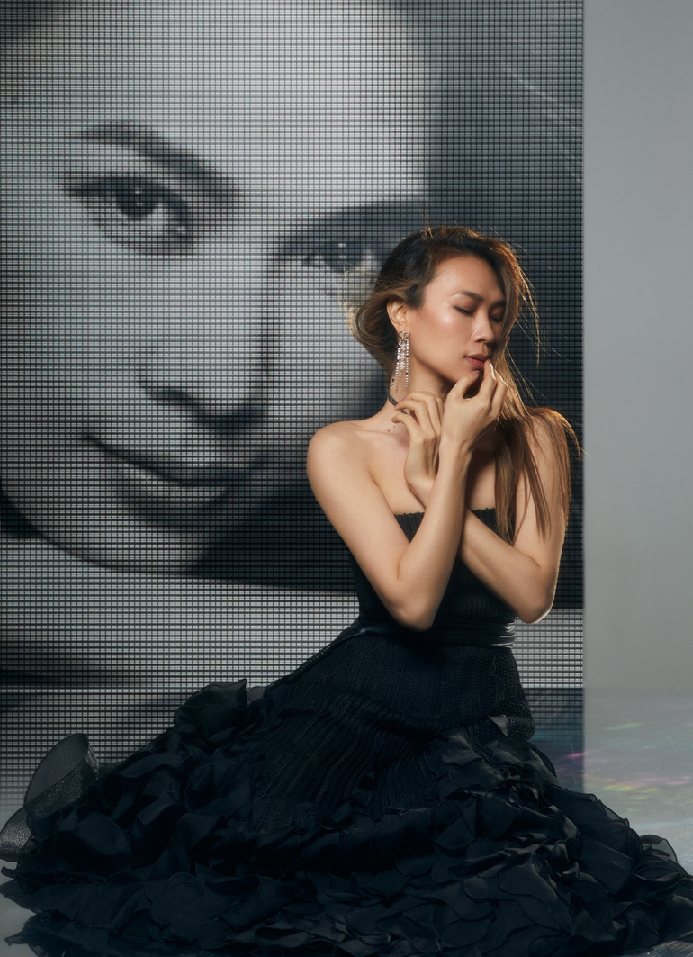 Mỹ Tâm chuyển tải lòng biết ơn cộng đồng Tri âm đã bền bỉ đồng hành suốt 20 năm hành trình ca hát qua phim tài liệu Người giữ thời gian. Nguồn: MT Entertainment.